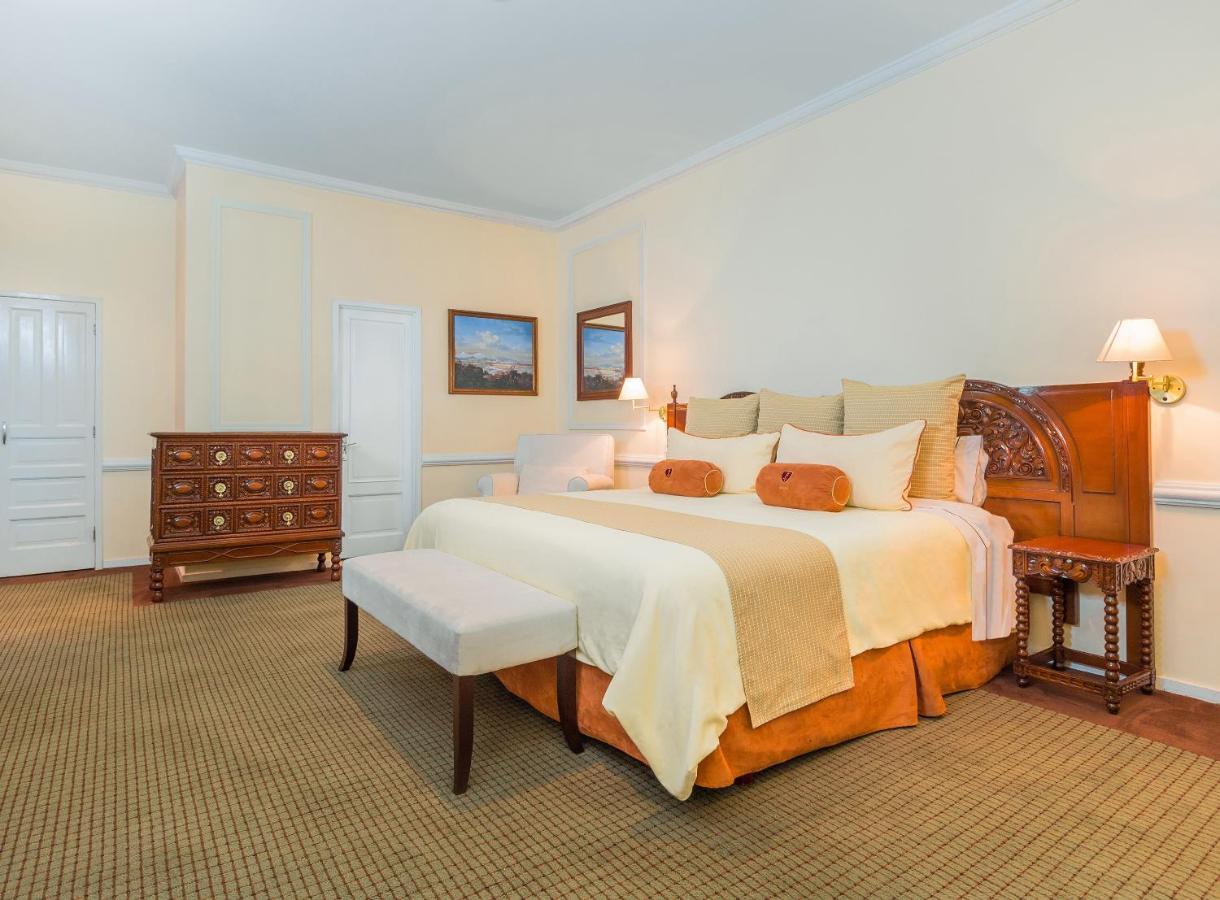Hotel Geneve Cd De Mexico Εξωτερικό φωτογραφία A bedroom at the Inn at the Opera