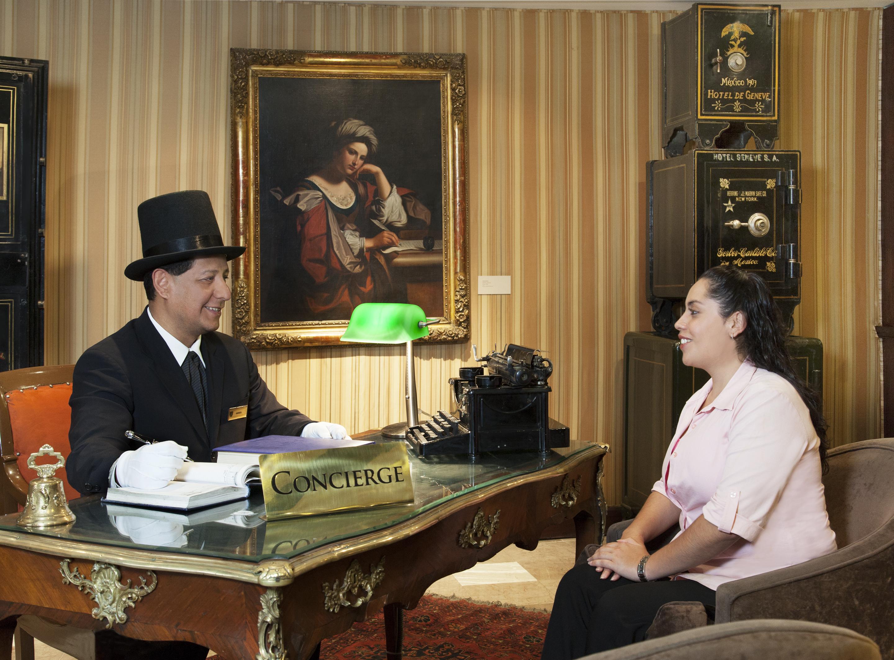 Hotel Geneve Cd De Mexico Εξωτερικό φωτογραφία A concierge assisting a guest