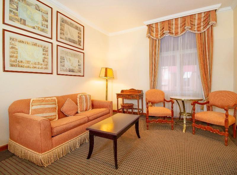 Hotel Geneve Cd De Mexico Δωμάτιο φωτογραφία A living room